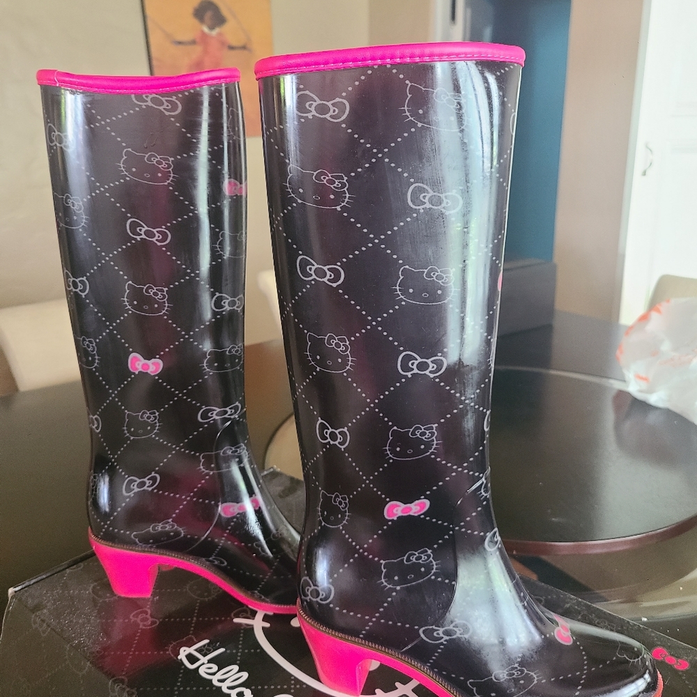 Hello Kitty rain boots with heel